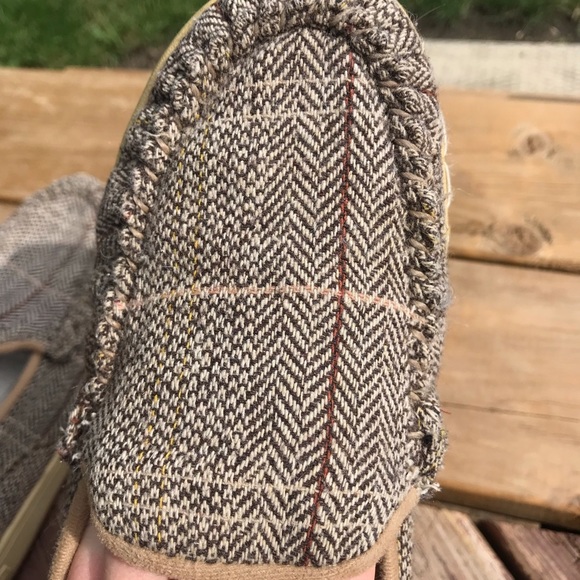 Globe skate shoes. Super comfortable. - Picture 2 of 4